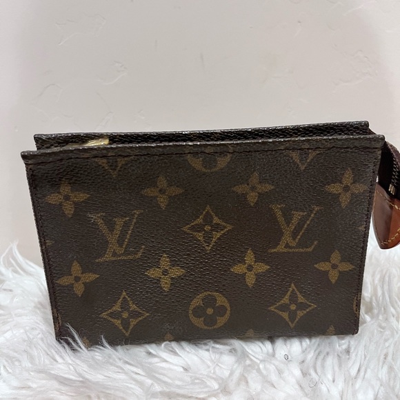 Louis Vuitton Handbags - AUTHENTIC!! Louis Vuitton Brown Monogram Toiletry Pouch 15